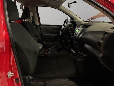 2024 Nissan Comerciales NP300 2 pts. Chas. Cab., TM6