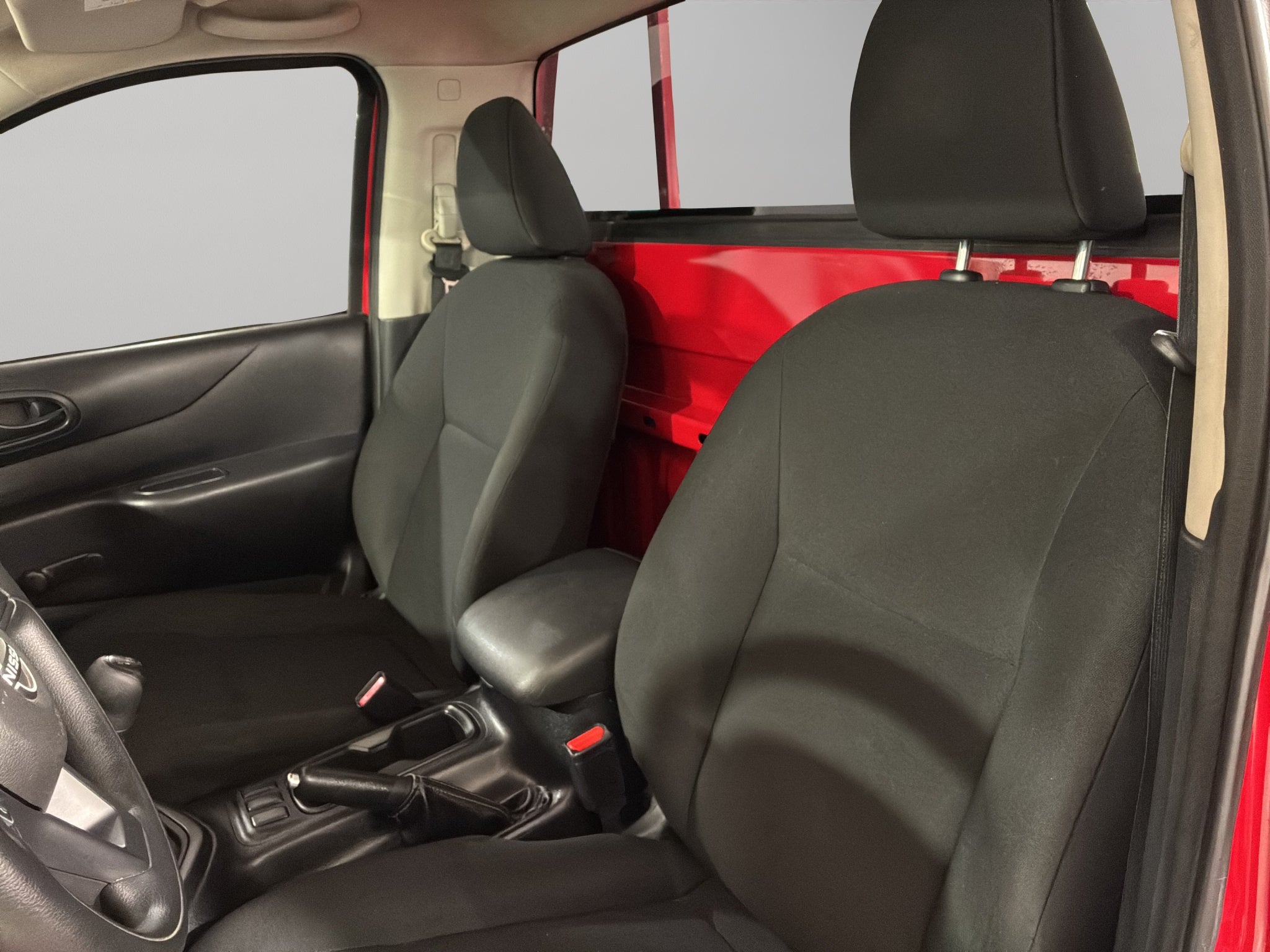 2024 Nissan Comerciales NP300 2 pts. Chas. Cab., TM6