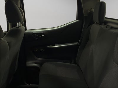 2020 Nissan Comerciales NP300 4 pts. S, Pick-Up, Doble Cab., TM6, a/ac. (línea anterior)