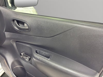 2020 Nissan Comerciales NP300 4 pts. S, Pick-Up, Doble Cab., TM6, a/ac. (línea anterior)