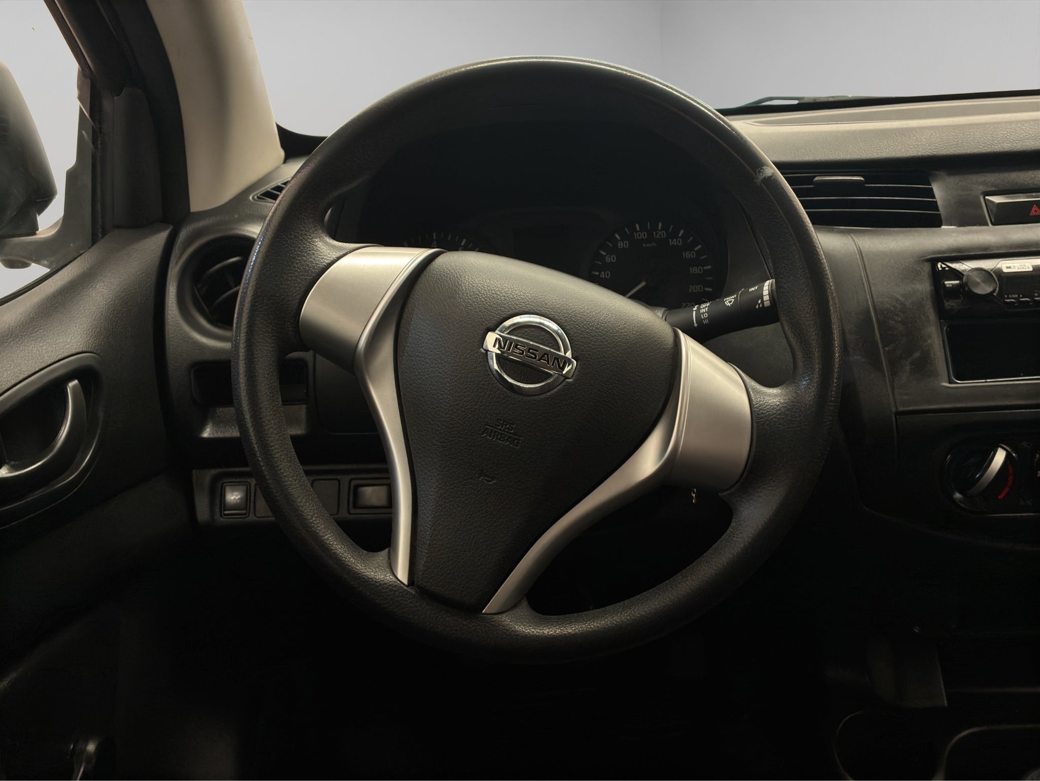 2020 Nissan Comerciales NP300 4 pts. S, Pick-Up, Doble Cab., TM6, a/ac. (línea anterior)