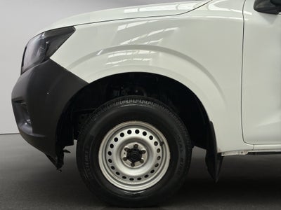 2020 Nissan Comerciales NP300 4 pts. S, Pick-Up, Doble Cab., TM6, a/ac. (línea anterior)