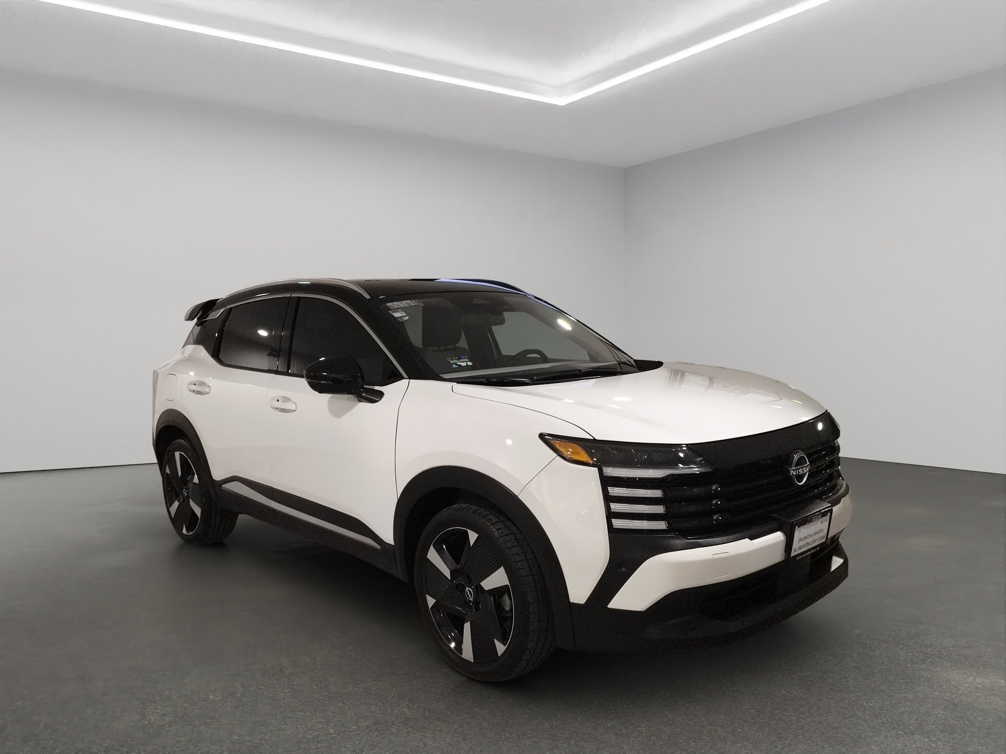 2025 Nissan Kicks VUD 5 pts. Platinum, 2.0l, TA, TP, s. Bose, pantalla touch 12