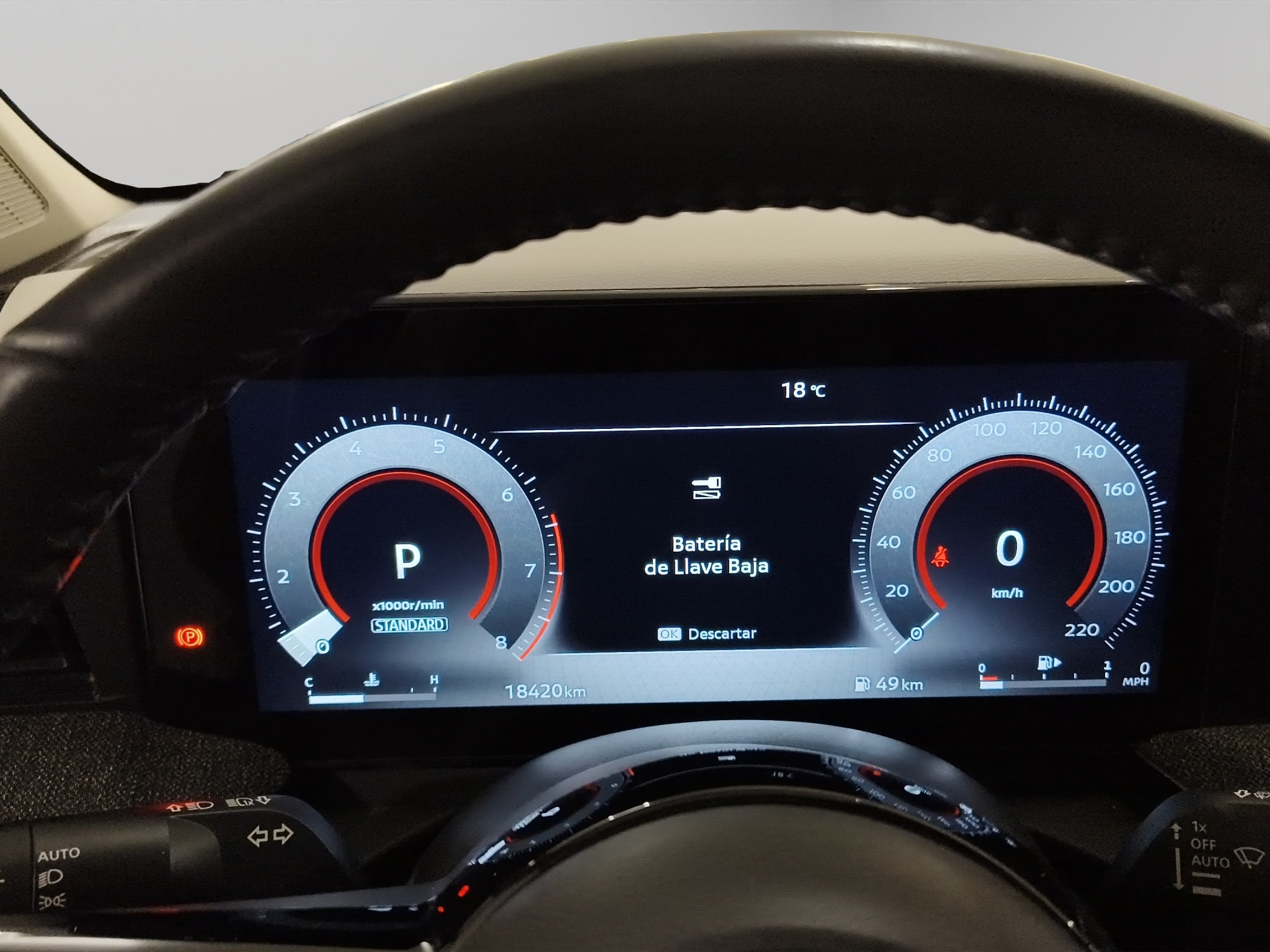 2025 Nissan Kicks VUD 5 pts. Platinum, 2.0l, TA, TP, s. Bose, pantalla touch 12
