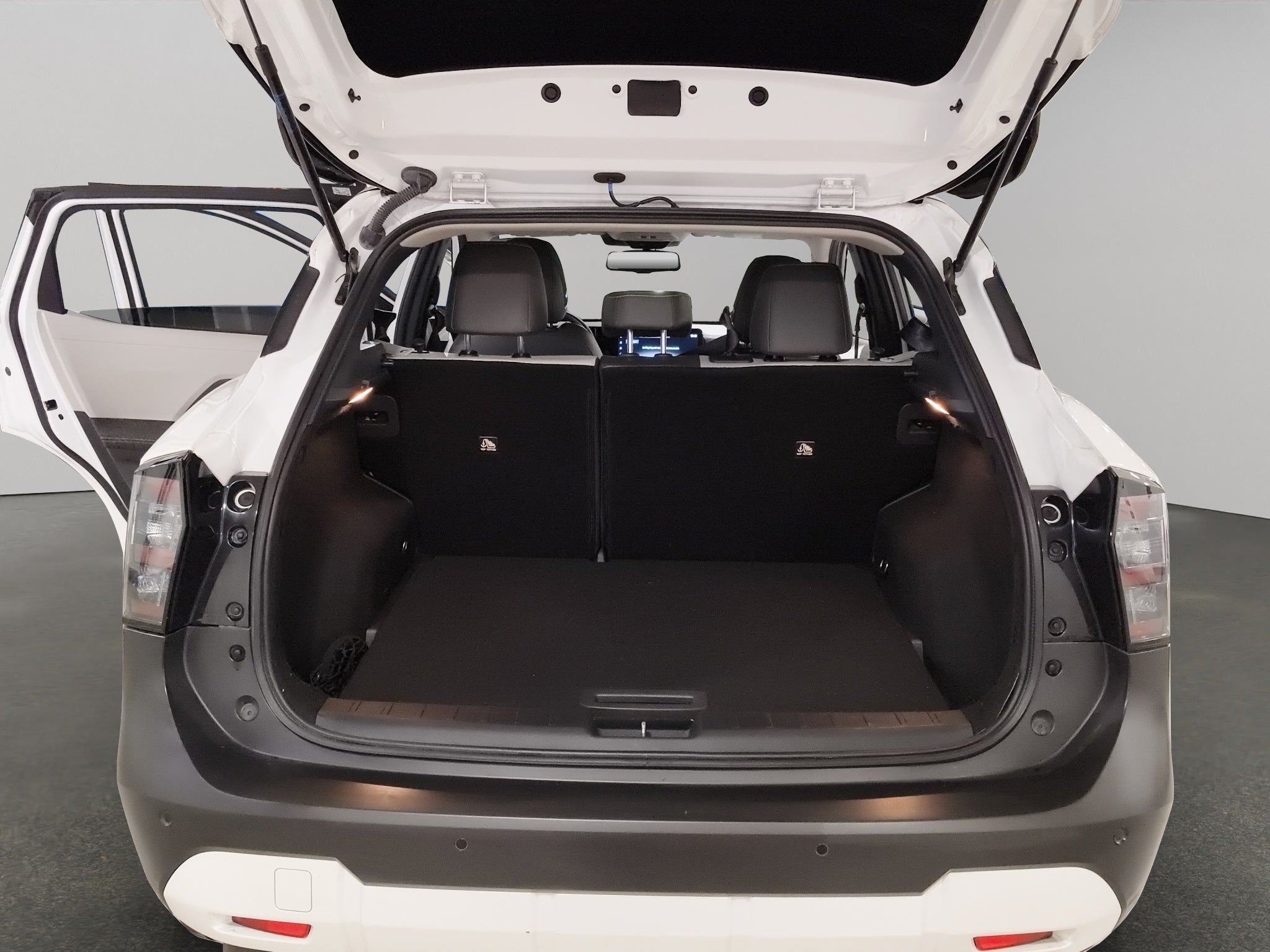2025 Nissan Kicks VUD 5 pts. Platinum, 2.0l, TA, TP, s. Bose, pantalla touch 12