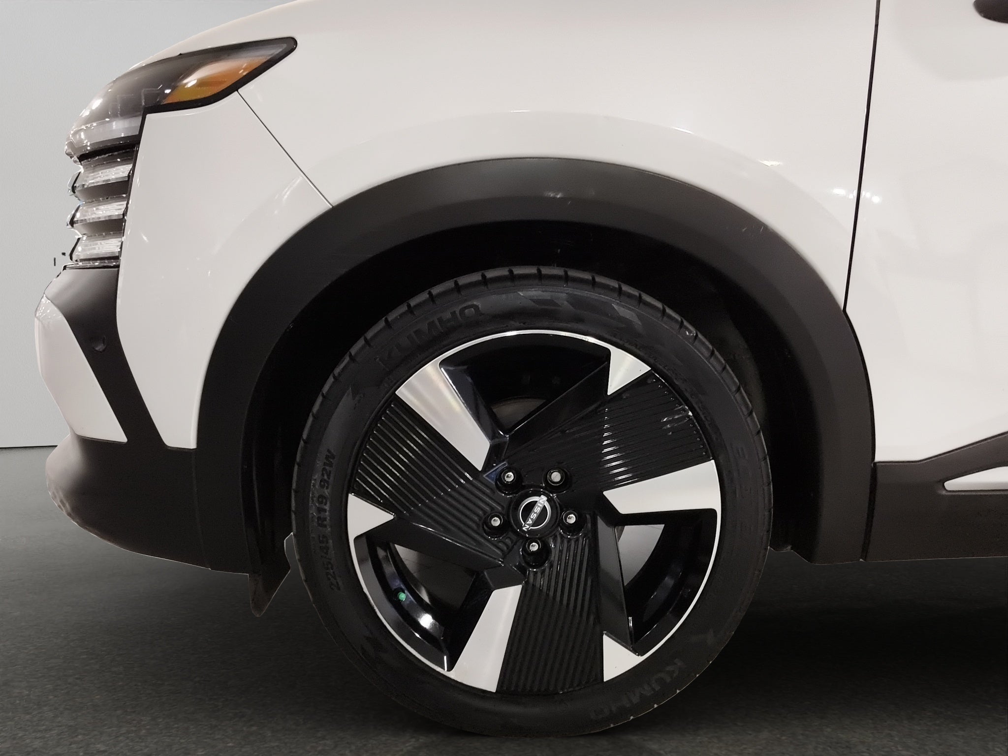 2025 Nissan Kicks VUD 5 pts. Platinum, 2.0l, TA, TP, s. Bose, pantalla touch 12