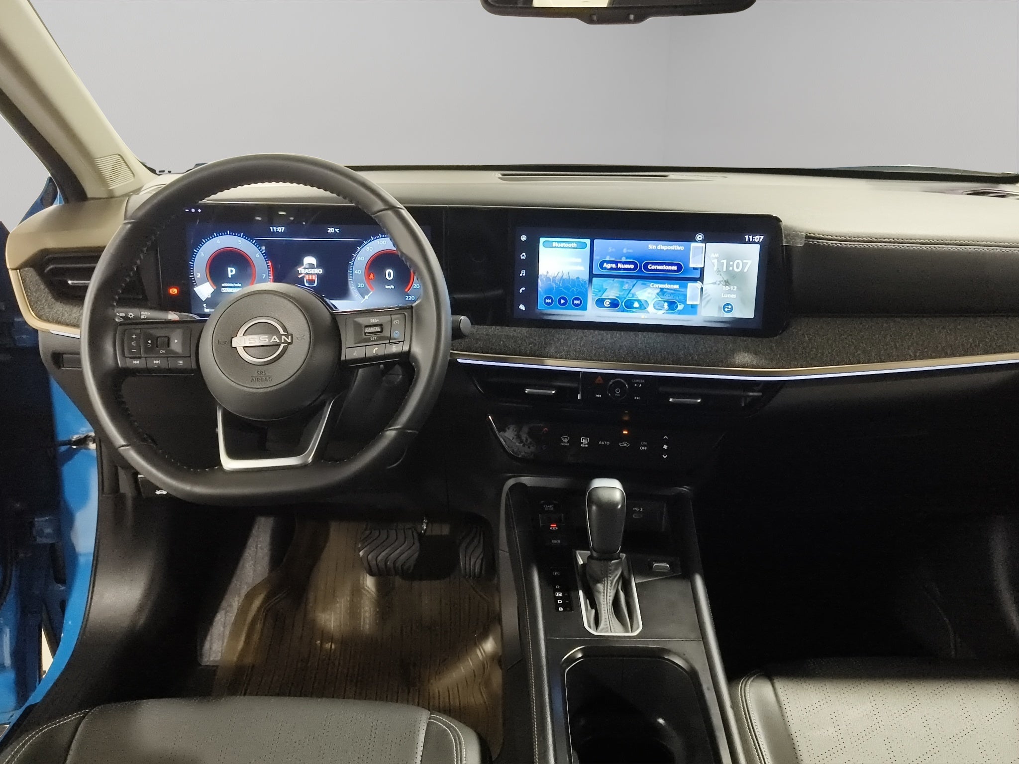 2025 Nissan Kicks VUD 5 pts. Platinum, 2.0l, TA, TP, s. Bose, pantalla touch 12