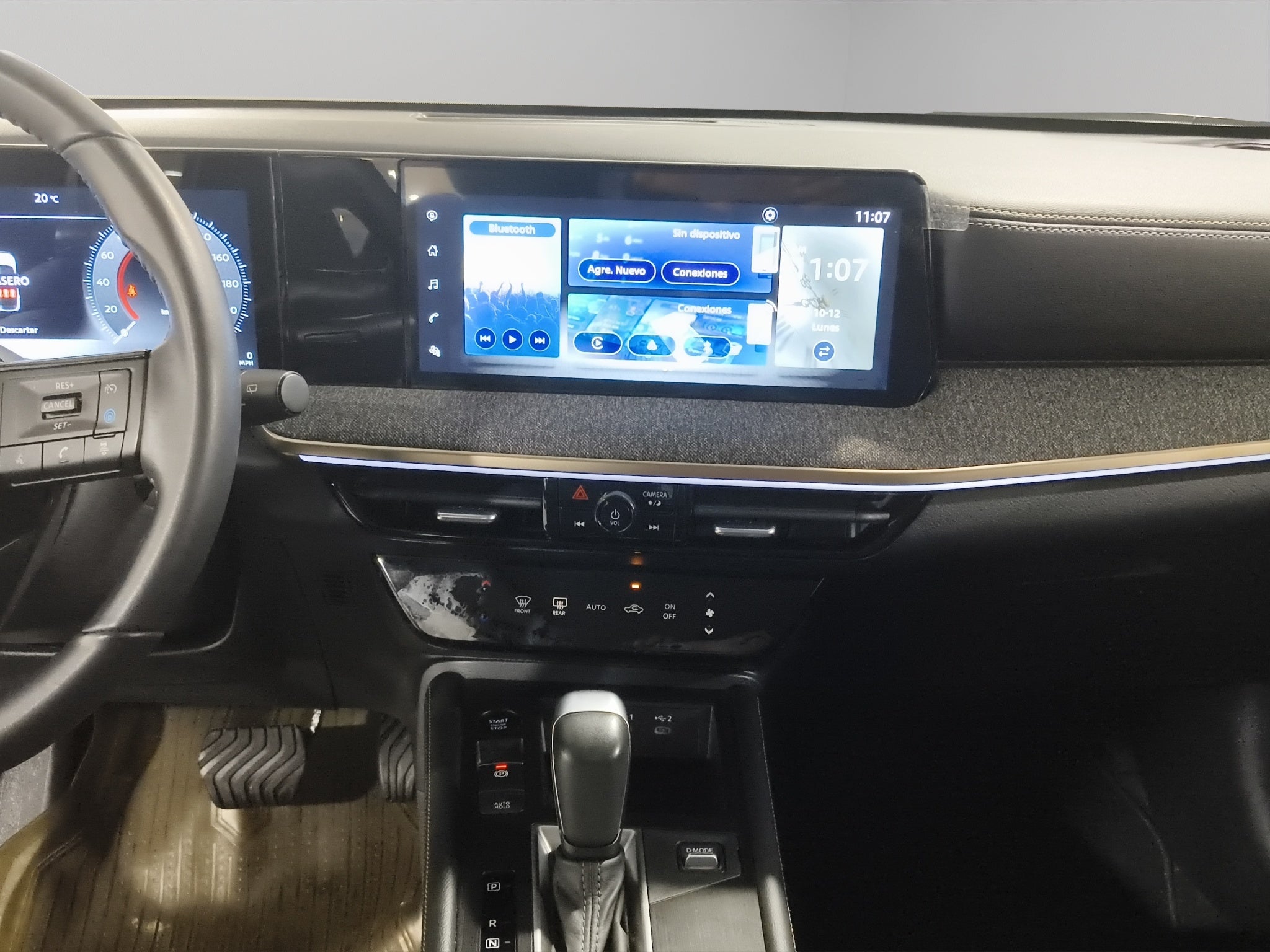 2025 Nissan Kicks VUD 5 pts. Platinum, 2.0l, TA, TP, s. Bose, pantalla touch 12