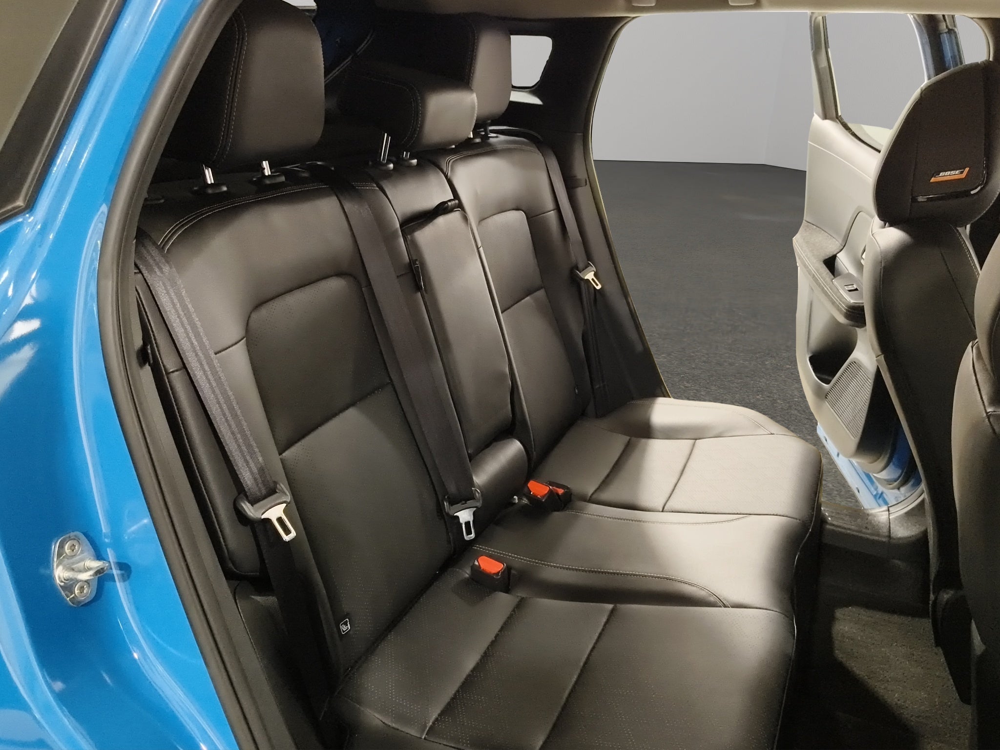 2025 Nissan Kicks VUD 5 pts. Platinum, 2.0l, TA, TP, s. Bose, pantalla touch 12