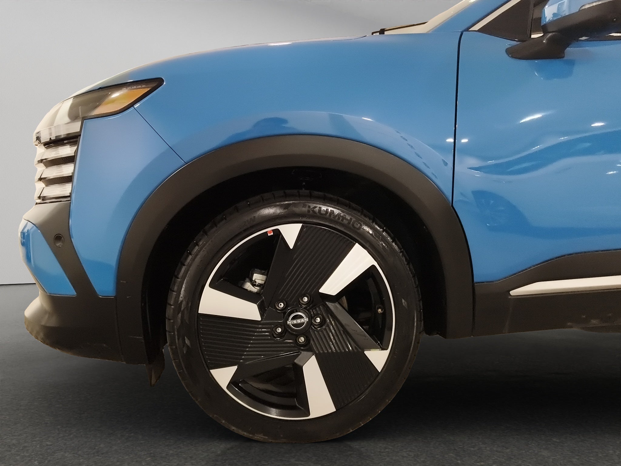 2025 Nissan Kicks VUD 5 pts. Platinum, 2.0l, TA, TP, s. Bose, pantalla touch 12