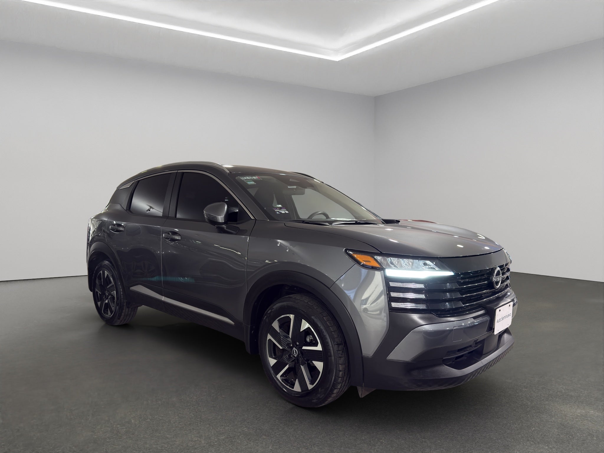 2025 Nissan Kicks VUD 5 pts. Advance, 2.0l, TA, RA-17 (línea nueva)