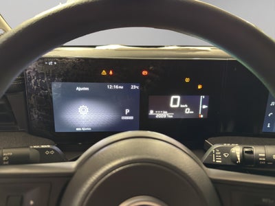 2025 Nissan Kicks VUD 5 pts. Advance, 2.0l, TA, RA-17 (línea nueva)