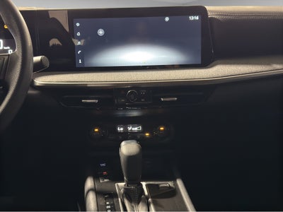 2025 Nissan Kicks VUD 5 pts. Advance, 2.0l, TA, RA-17 (línea nueva)