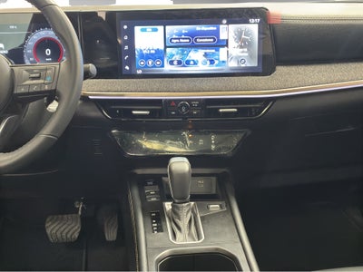 2025 Nissan Kicks VUD 5 pts. Platinum, 2.0l, TA, TP, s. Bose, pantalla touch 12