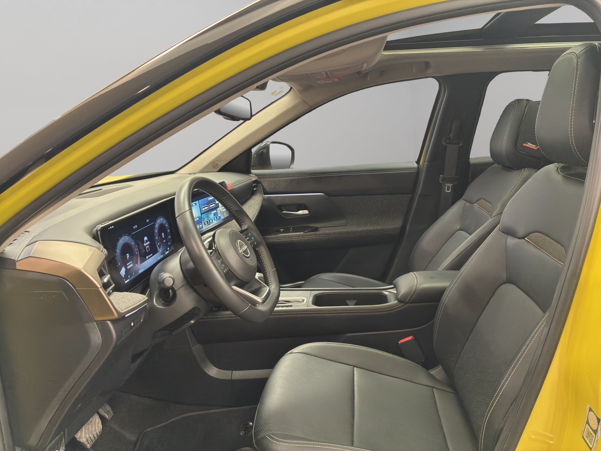 2025 Nissan Kicks VUD 5 pts. Platinum, 2.0l, TA, TP, s. Bose, pantalla touch 12