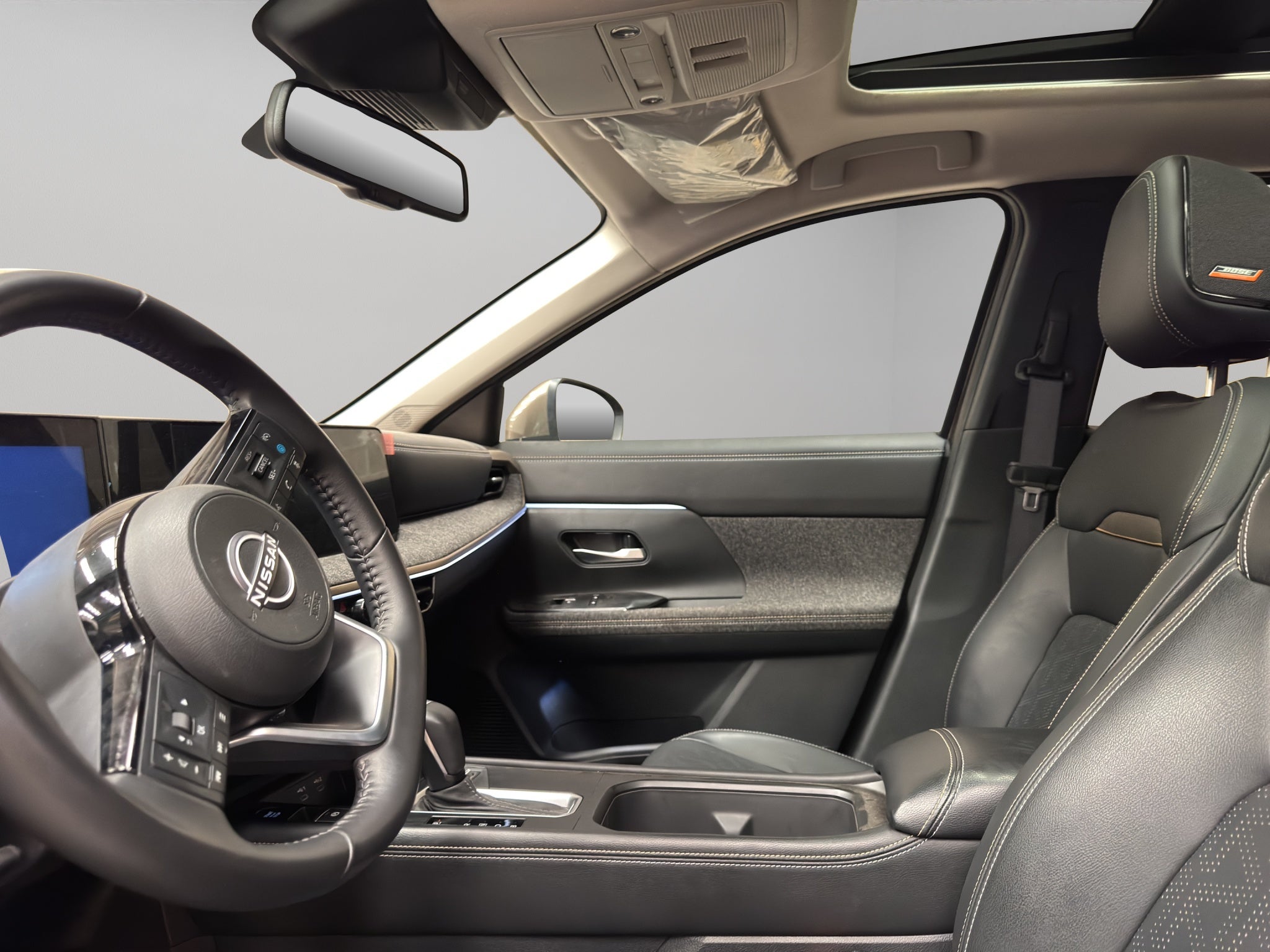 2025 Nissan Kicks VUD 5 pts. Platinum, 2.0l, TA, TP, s. Bose, pantalla touch 12