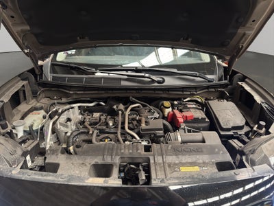 2025 Nissan Kicks VUD 5 pts. Platinum, 2.0l, TA, TP, s. Bose, pantalla touch 12