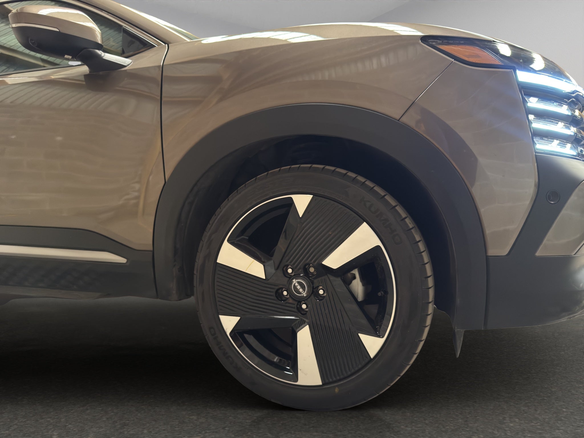 2025 Nissan Kicks VUD 5 pts. Platinum, 2.0l, TA, TP, s. Bose, pantalla touch 12
