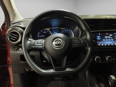 2024 Nissan Kicks VUD 5 pts. Advance, 1.6l, TM5, a/ac., VE, RA-16 (línea anterior)