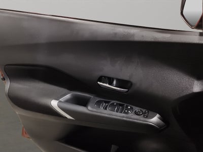 2024 Nissan Kicks VUD 5 pts. Advance, 1.6l, TM5, a/ac., VE, RA-16 (línea anterior)