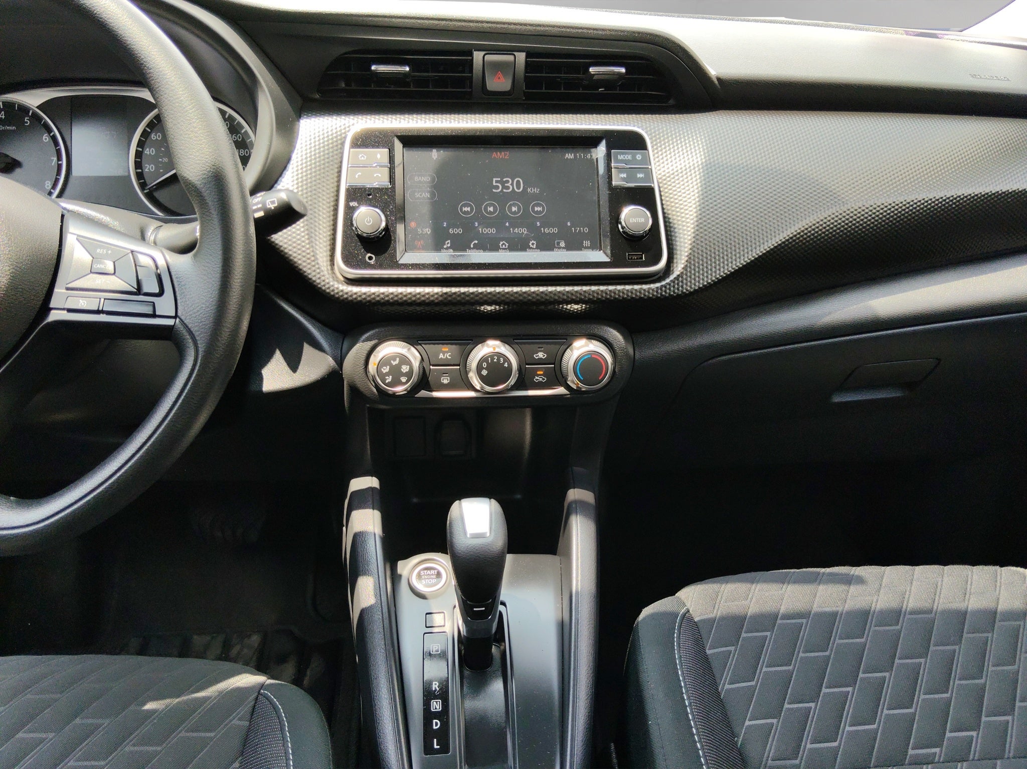 2025 Nissan Kicks VUD Play Advance CVT