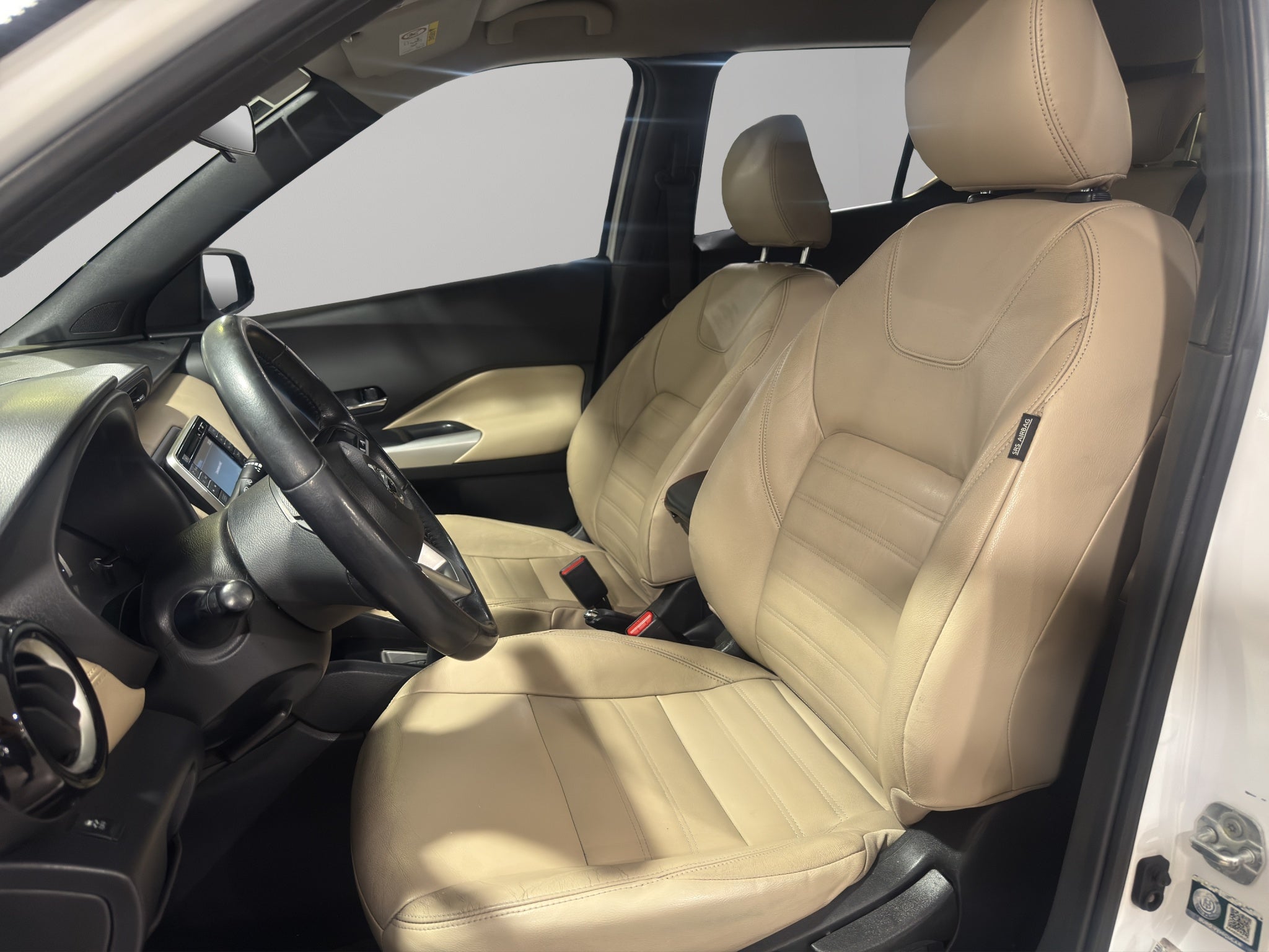 2018 Nissan Kicks VUD 5 pts. Exclusive, 1.6l, TA, a/ac. Aut., VE, piel, GPS, RA-17