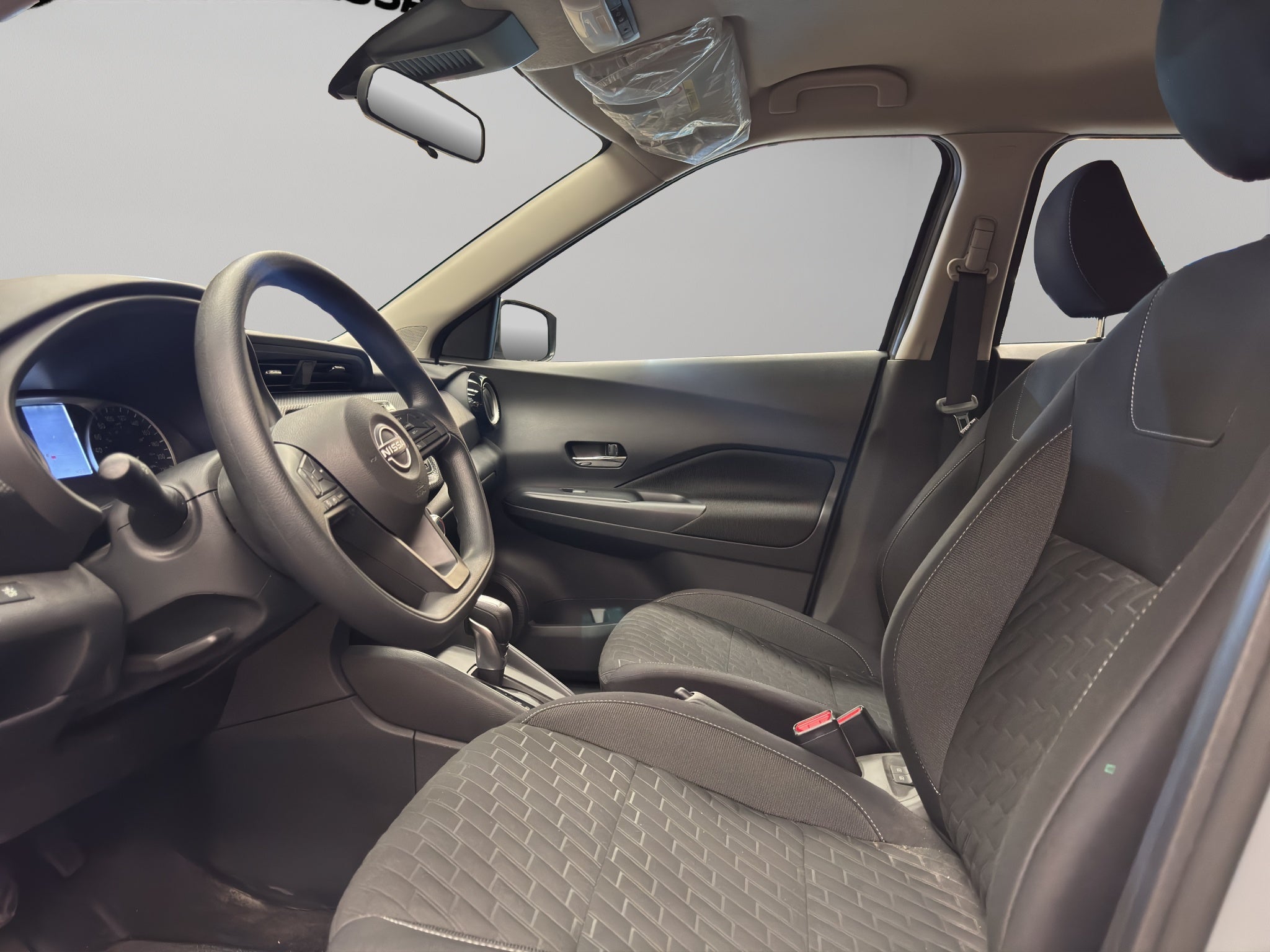 2025 Nissan Kicks VUD 5 pts. Play Advance, 1.6l, TM5, RA-17 (línea nueva)
