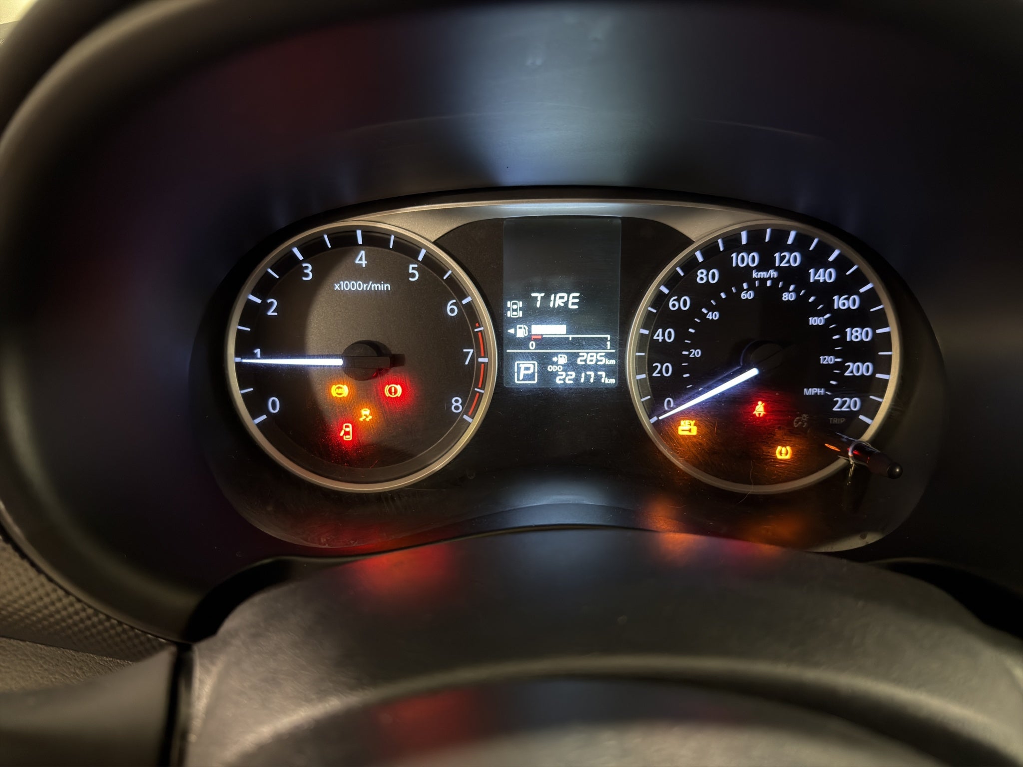 2024 Nissan Kicks VUD 5 pts. Advance, 1.6l, TM5, a/ac., VE, RA-16 (línea anterior)