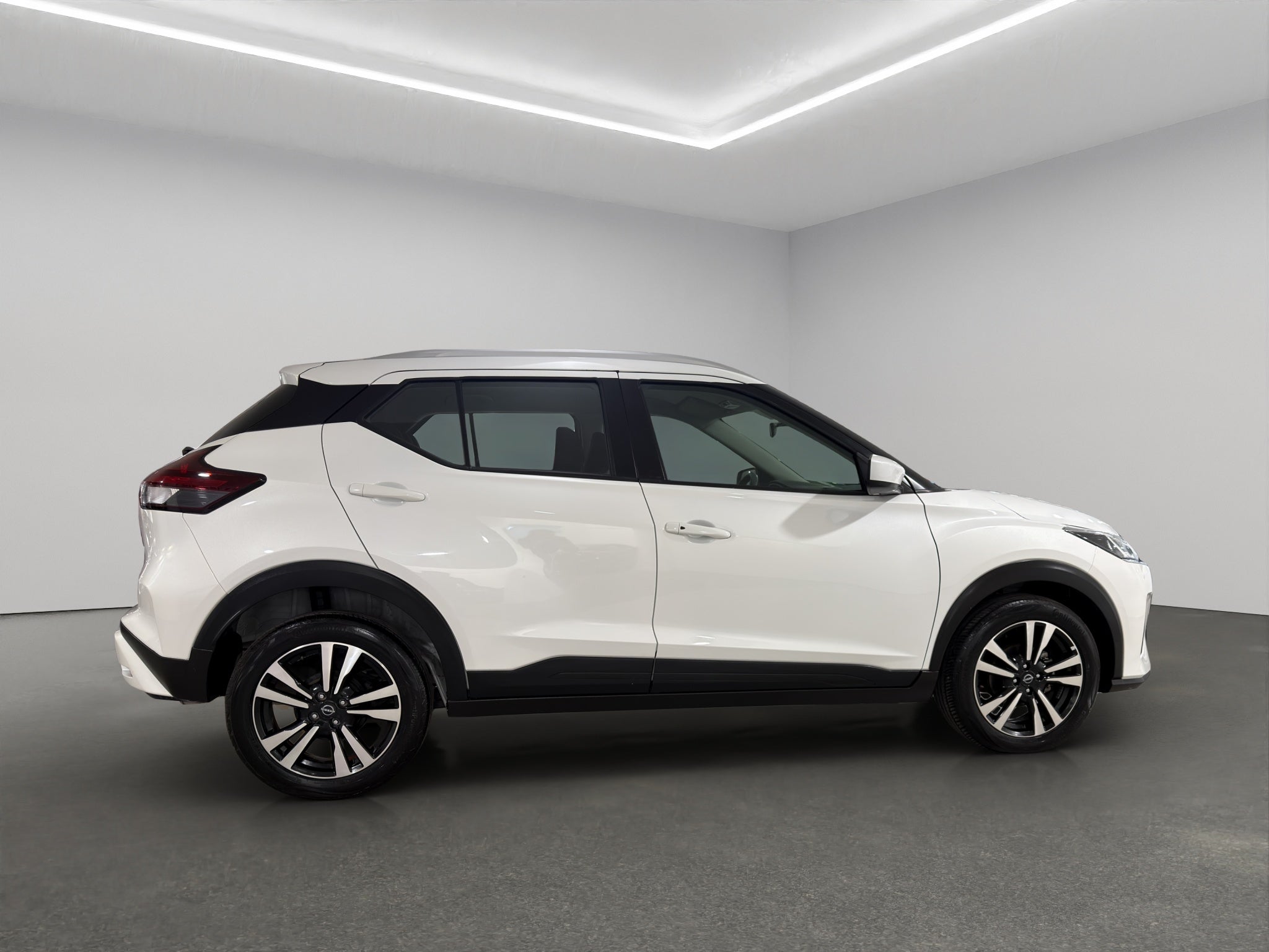 2024 Nissan Kicks VUD 5 pts. Advance, 1.6l, TM5, a/ac., VE, RA-16 (línea anterior)