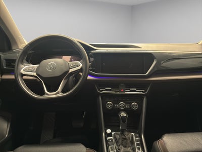 2023 Volkswagen Taos VUD 5 pts. Highline, 150 HP, 1.4T, TA, piel, TP, f. led, RA-18