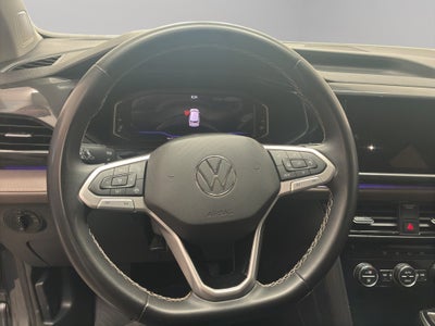 2023 Volkswagen Taos VUD 5 pts. Highline, 150 HP, 1.4T, TA, piel, TP, f. led, RA-18