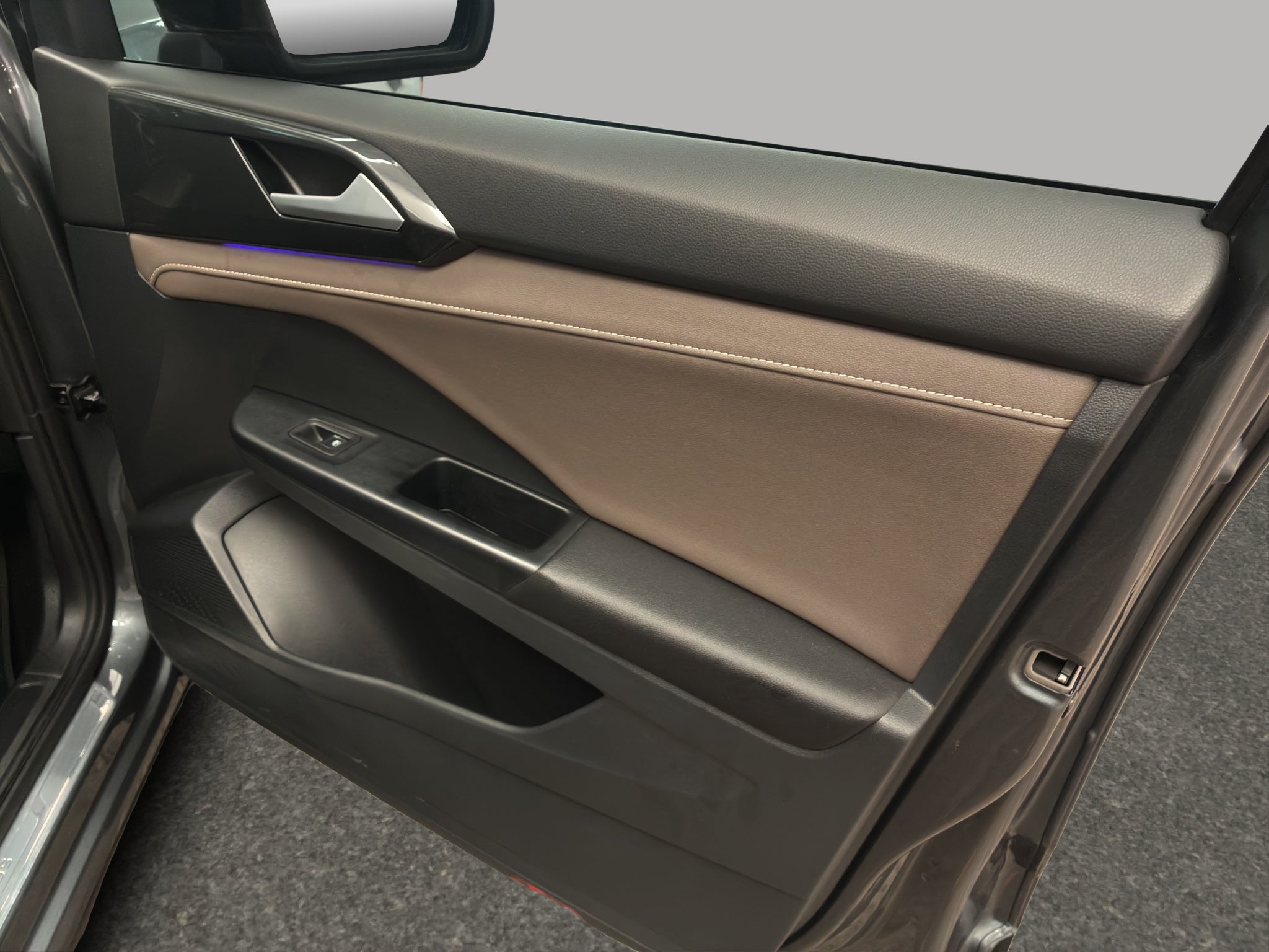2023 Volkswagen Taos VUD 5 pts. Highline, 150 HP, 1.4T, TA, piel, TP, f. led, RA-18