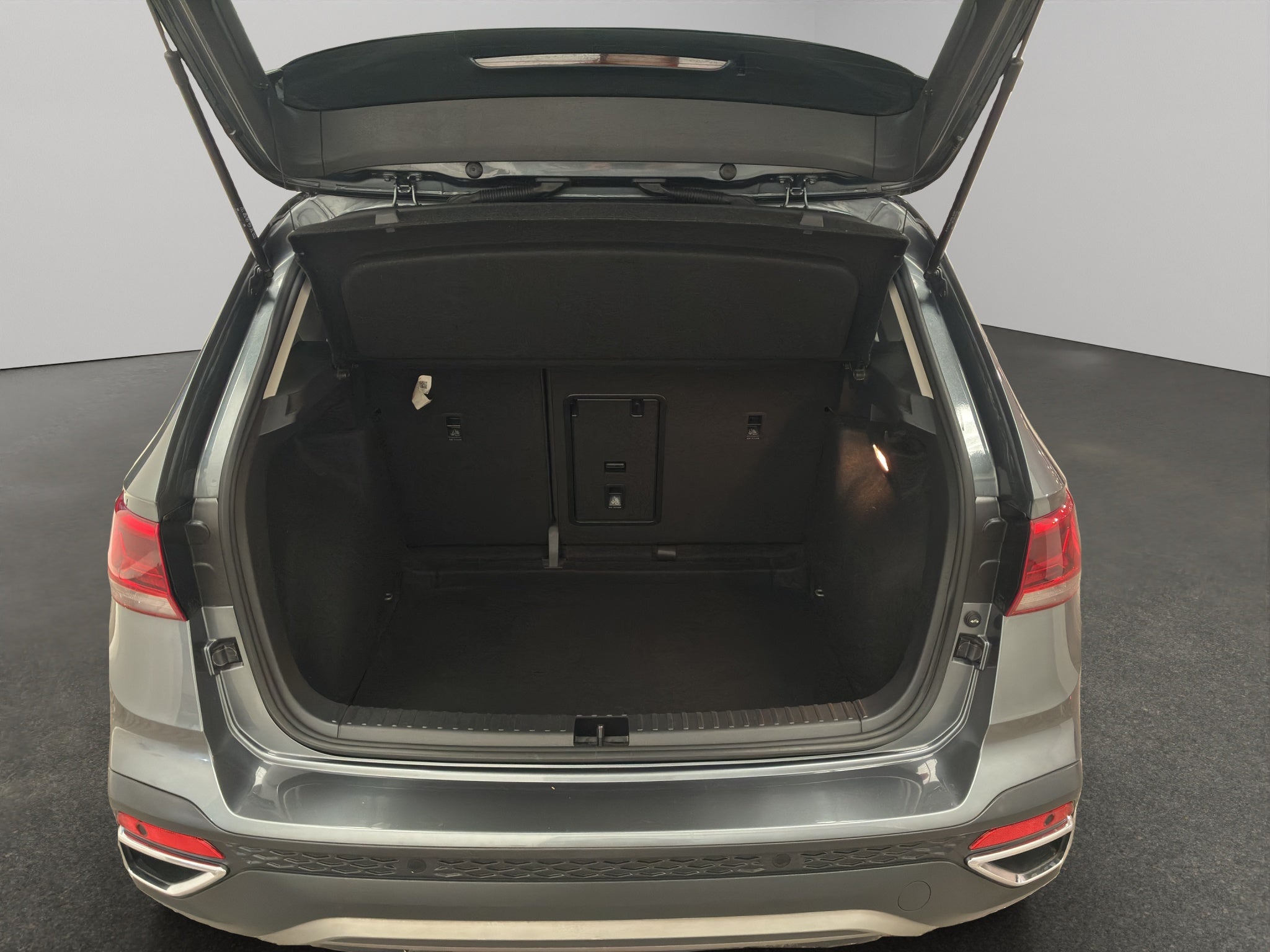 2023 Volkswagen Taos VUD 5 pts. Highline, 150 HP, 1.4T, TA, piel, TP, f. led, RA-18