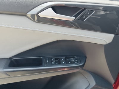 2023 Volkswagen Taos VUD 5 pts. Highline, 150 HP, 1.4T, TA, piel, TP, f. led, RA-18