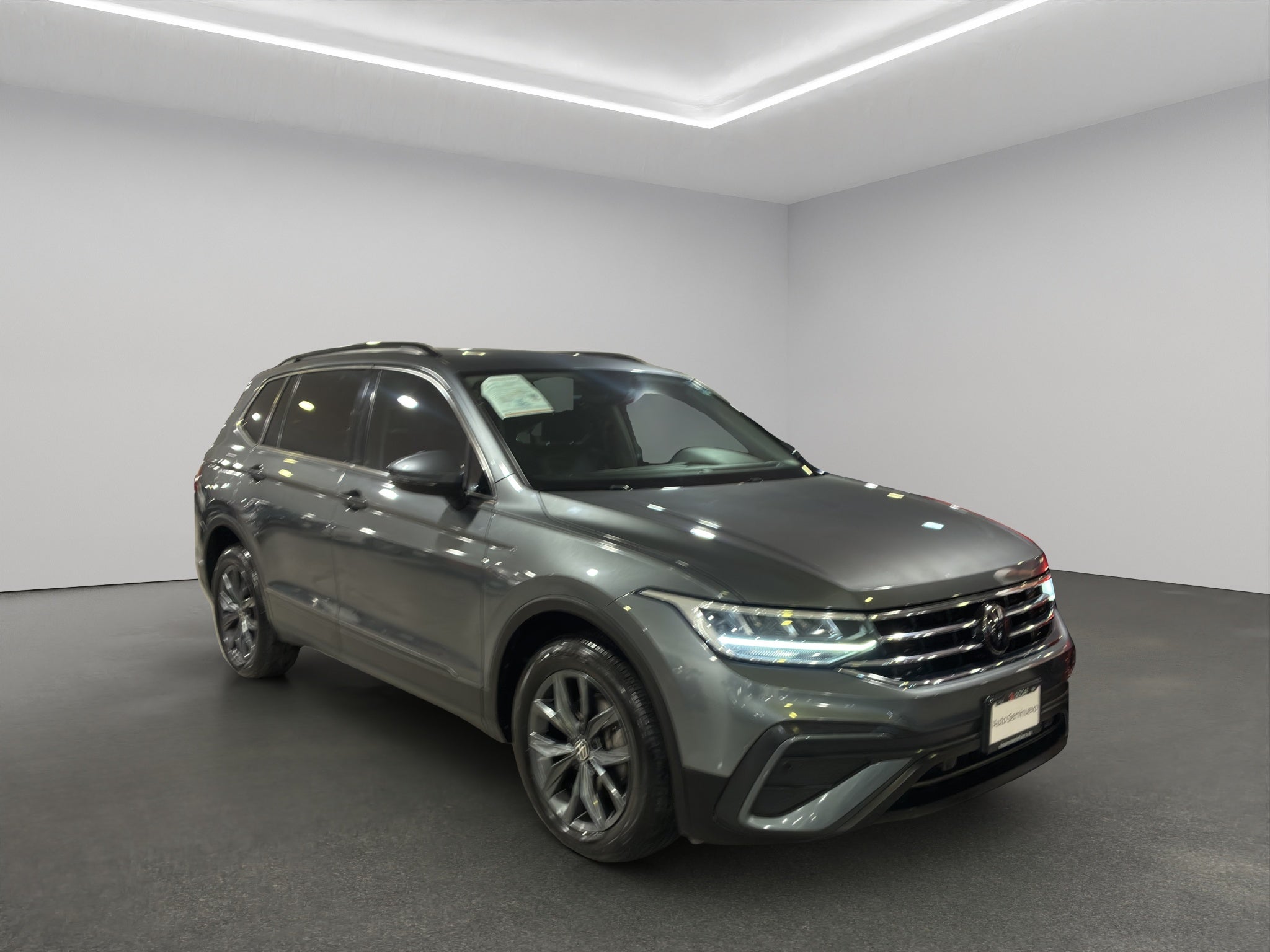 2022 Volkswagen Tiguan VUD 5 pts. Comfortline, 1.4T, DSG, piel, f. niebla, cámara reversa, RA-17