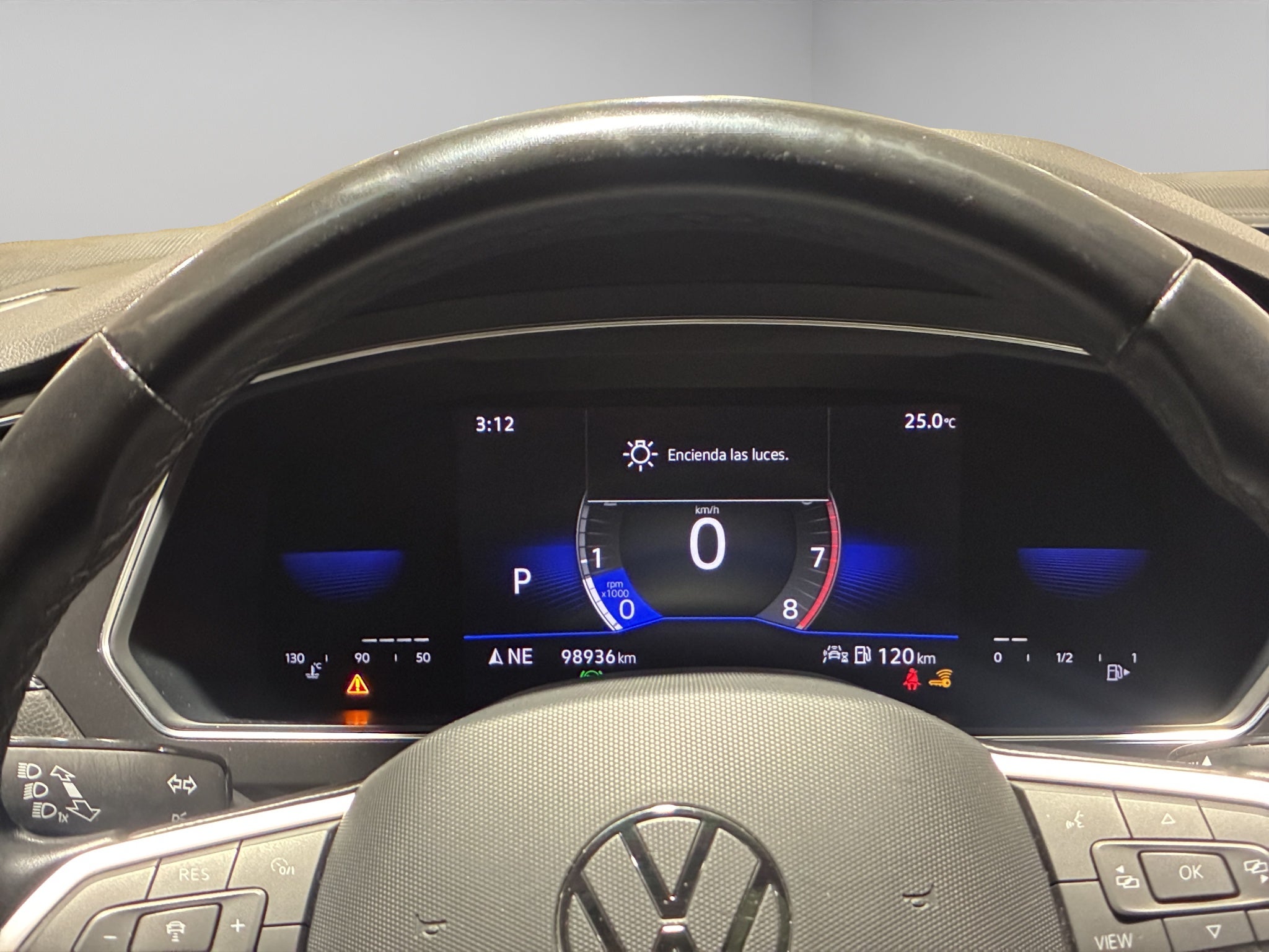 2022 Volkswagen Tiguan VUD 5 pts. Comfortline, 1.4T, DSG, piel, f. niebla, cámara reversa, RA-17
