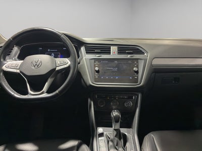 2022 Volkswagen Tiguan VUD 5 pts. Comfortline, 1.4T, DSG, piel, f. niebla, cámara reversa, RA-17
