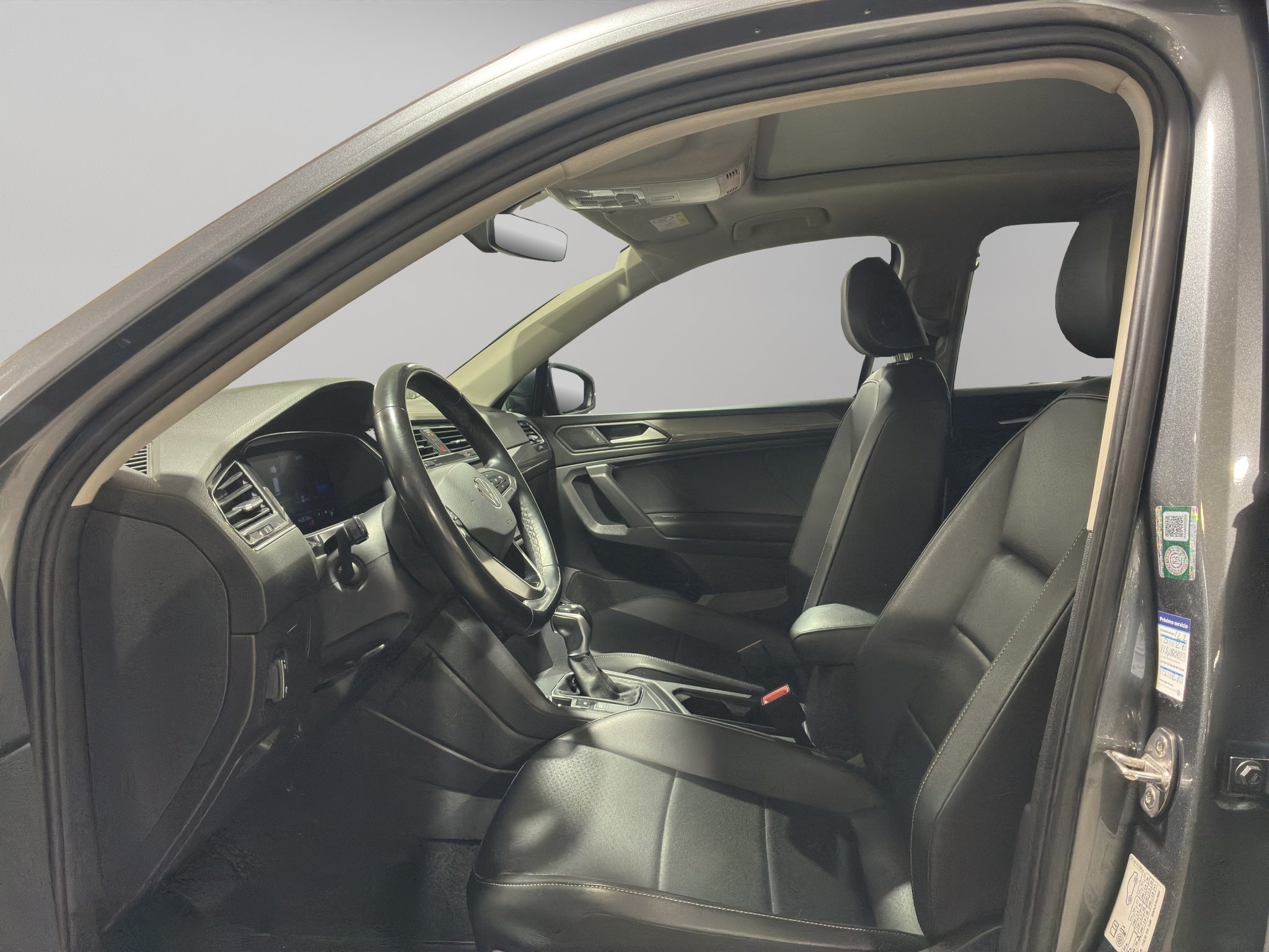 2022 Volkswagen Tiguan VUD 5 pts. Comfortline, 1.4T, DSG, piel, f. niebla, cámara reversa, RA-17