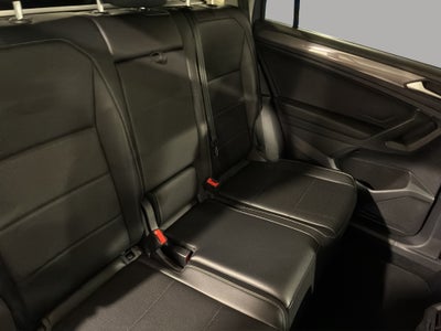 2022 Volkswagen Tiguan VUD 5 pts. Comfortline, 1.4T, DSG, piel, f. niebla, cámara reversa, RA-17