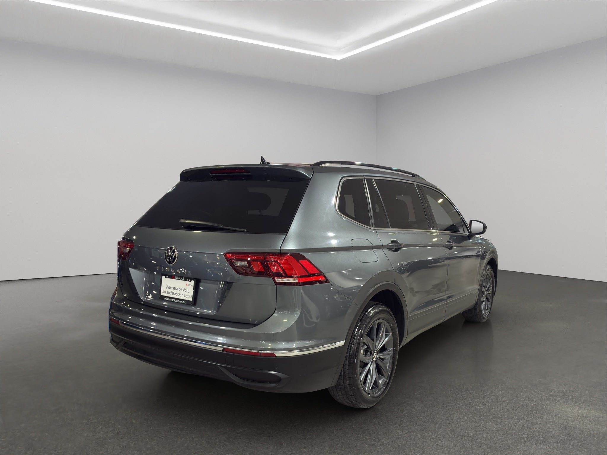 2022 Volkswagen Tiguan VUD 5 pts. Comfortline, 1.4T, DSG, piel, f. niebla, cámara reversa, RA-17