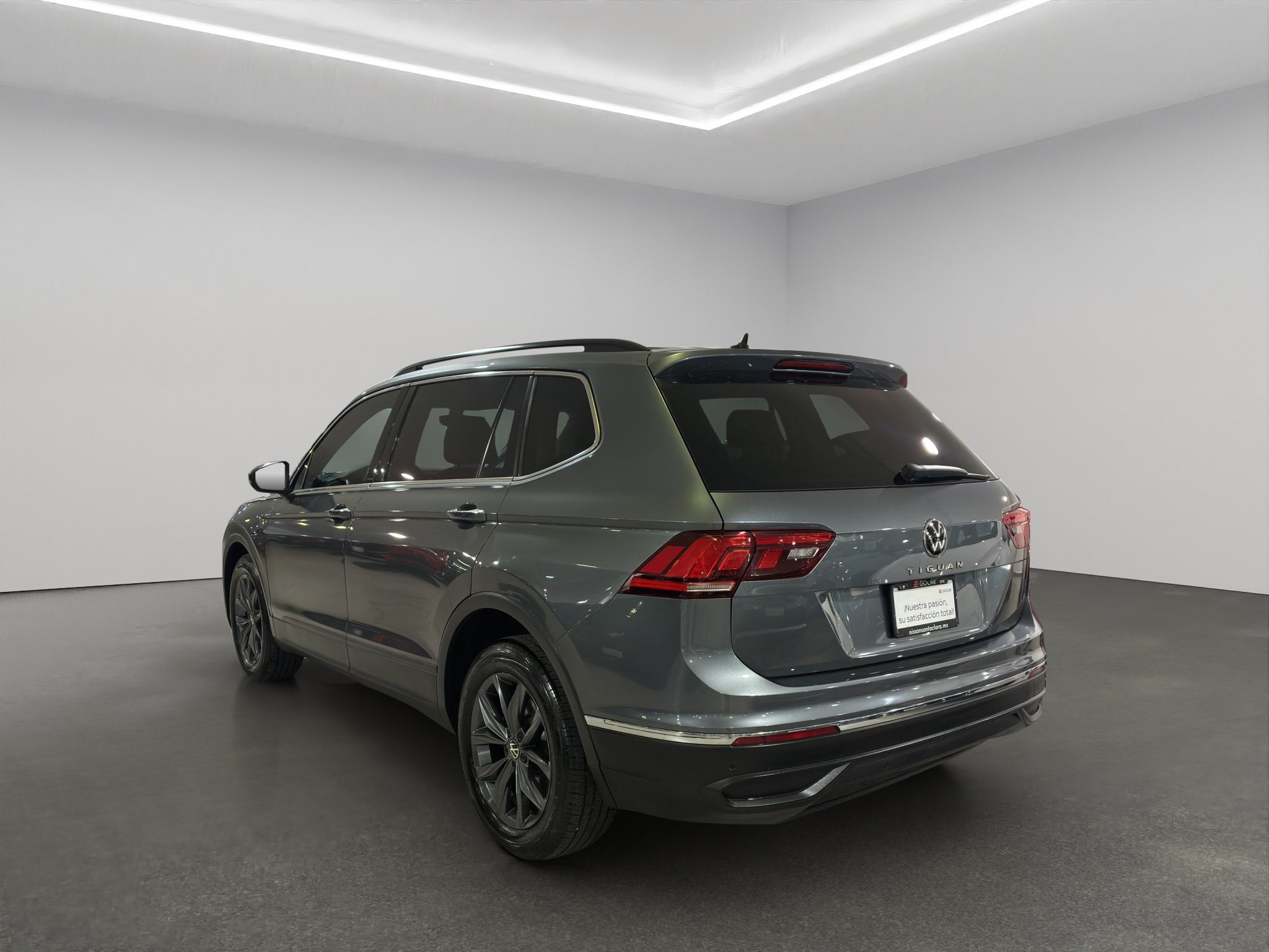 2022 Volkswagen Tiguan VUD 5 pts. Comfortline, 1.4T, DSG, piel, f. niebla, cámara reversa, RA-17