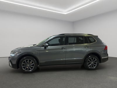 2022 Volkswagen Tiguan VUD 5 pts. Comfortline, 1.4T, DSG, piel, f. niebla, cámara reversa, RA-17