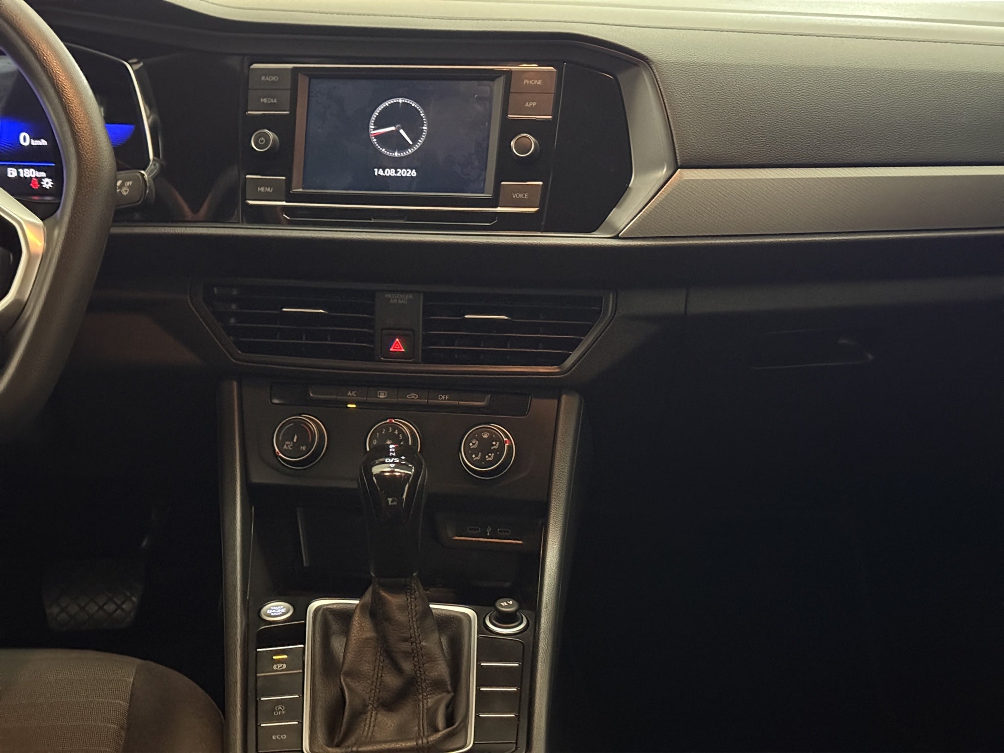 2023 Volkswagen Jetta A7 4 pts. Trendline, 1.4T, TM5, R-16