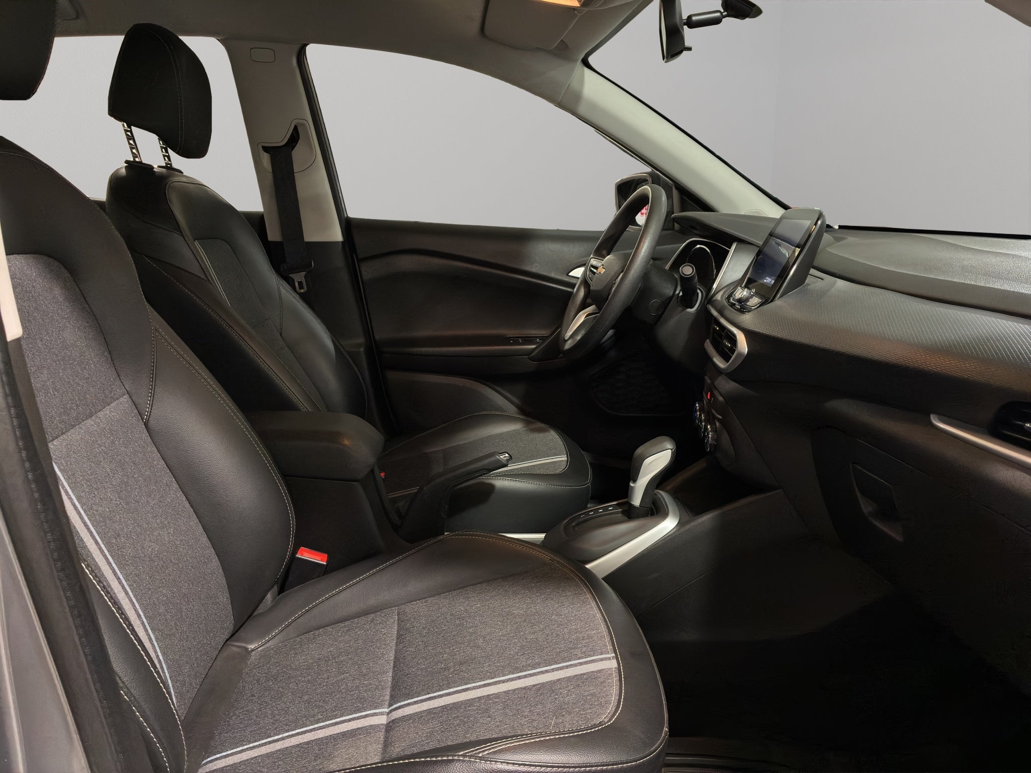 2021 Chevrolet Tracker VUD 5 pts. LT, 1.2T, TA, f. niebla, RA-17