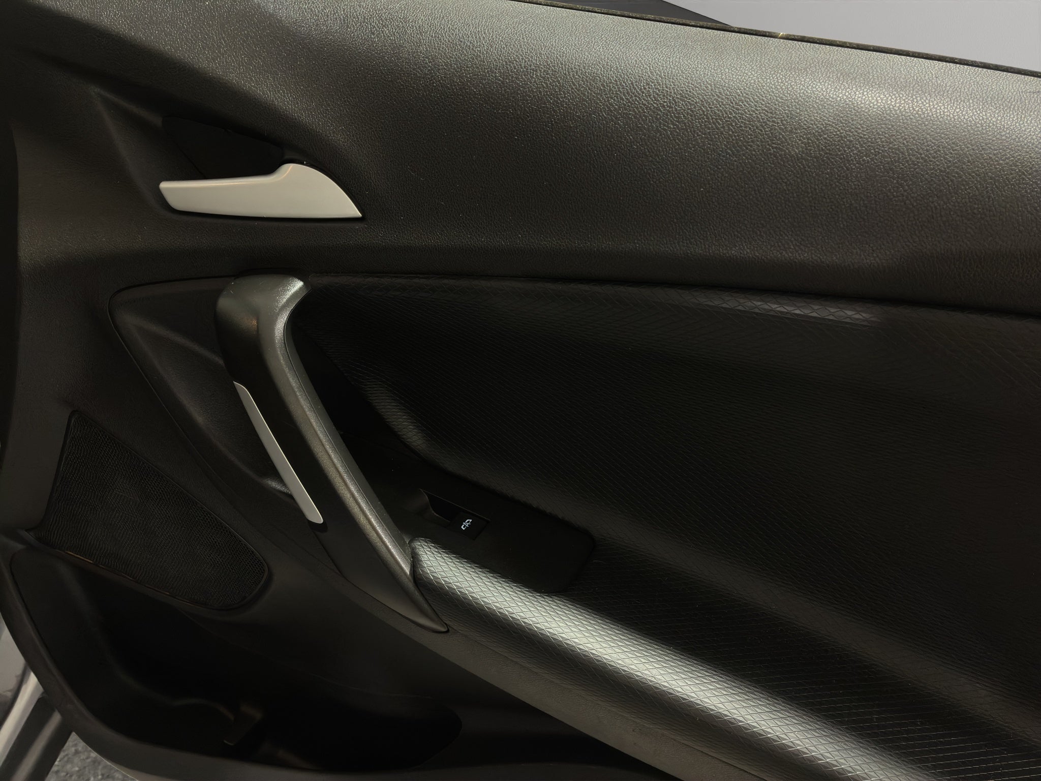 2021 Chevrolet Tracker VUD 5 pts. LT, 1.2T, TA, f. niebla, RA-17