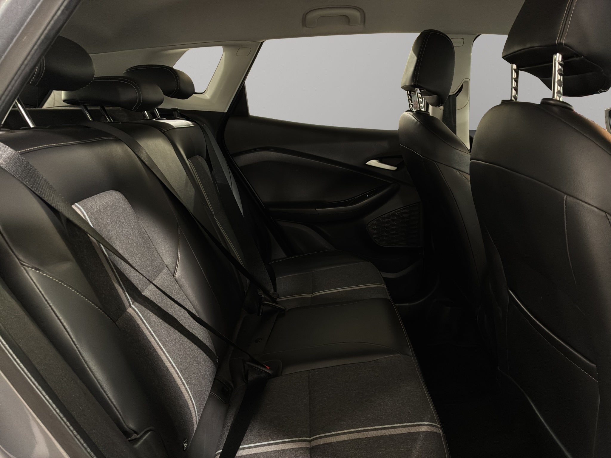 2021 Chevrolet Tracker VUD 5 pts. LT, 1.2T, TA, f. niebla, RA-17