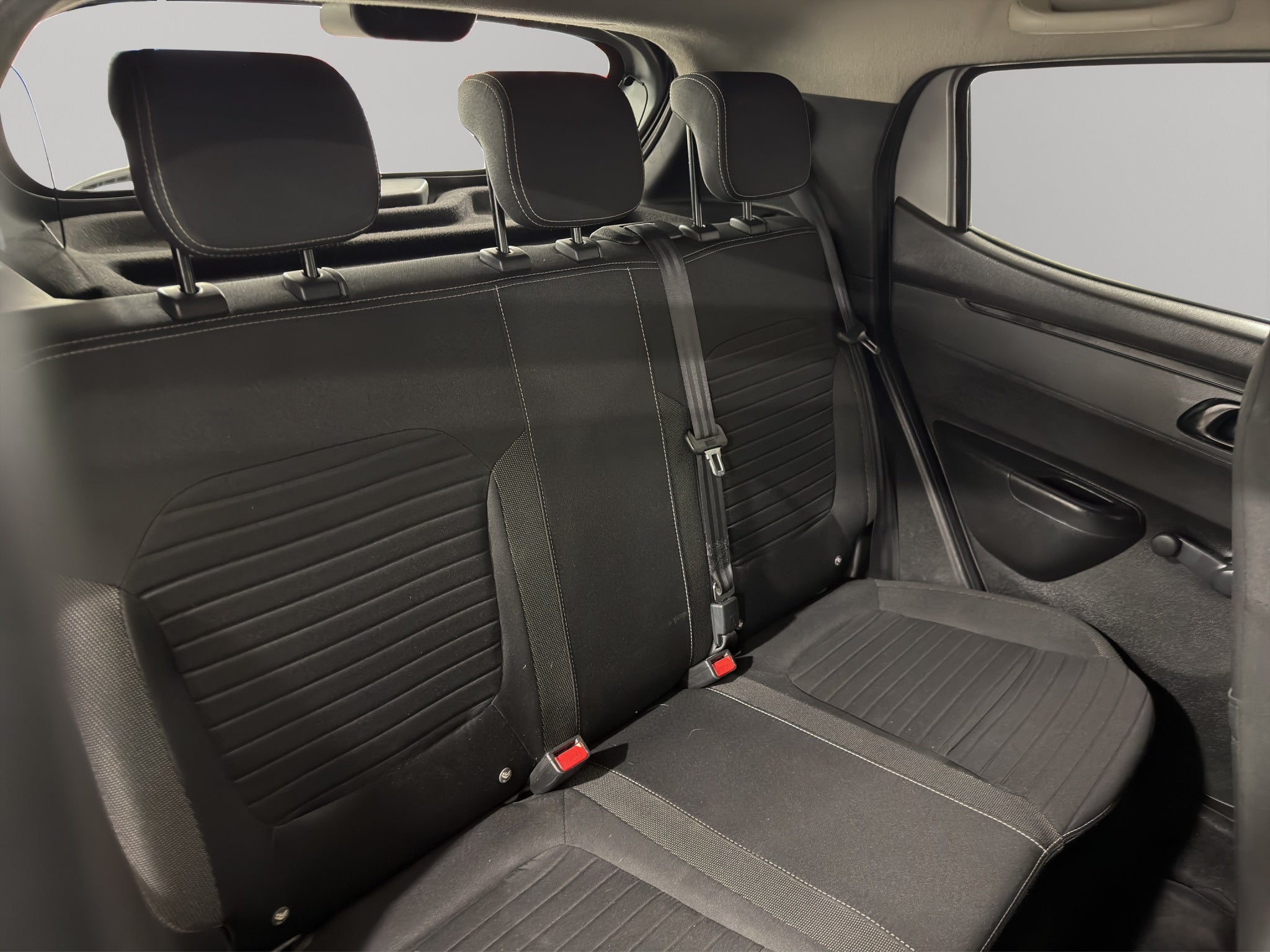 2020 Renault Kwid 5 pts. HB Iconic, TM5, a/ac., f. niebla, R-14