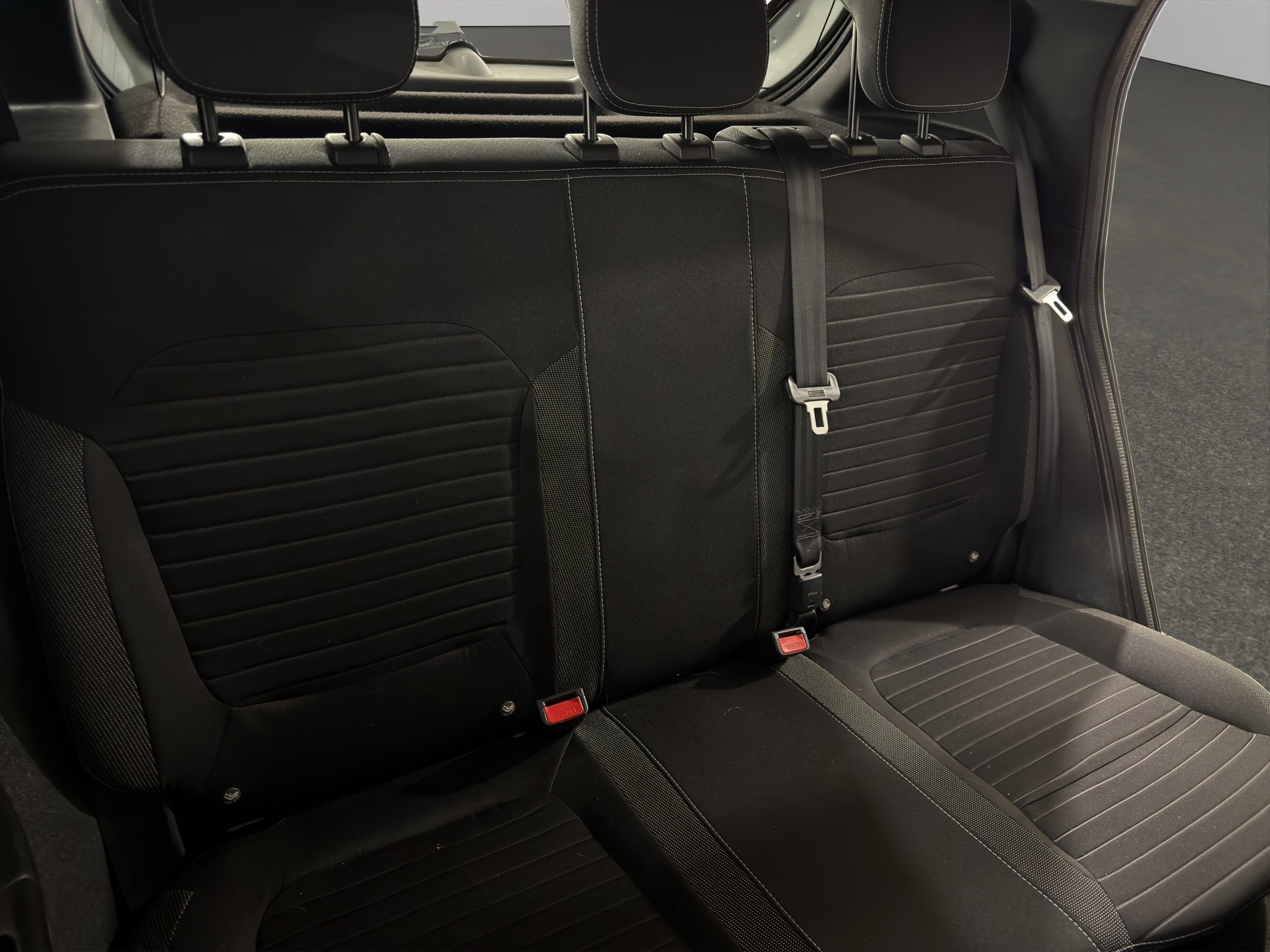 2020 Renault Kwid 5 pts. HB Iconic, TM5, a/ac., f. niebla, R-14