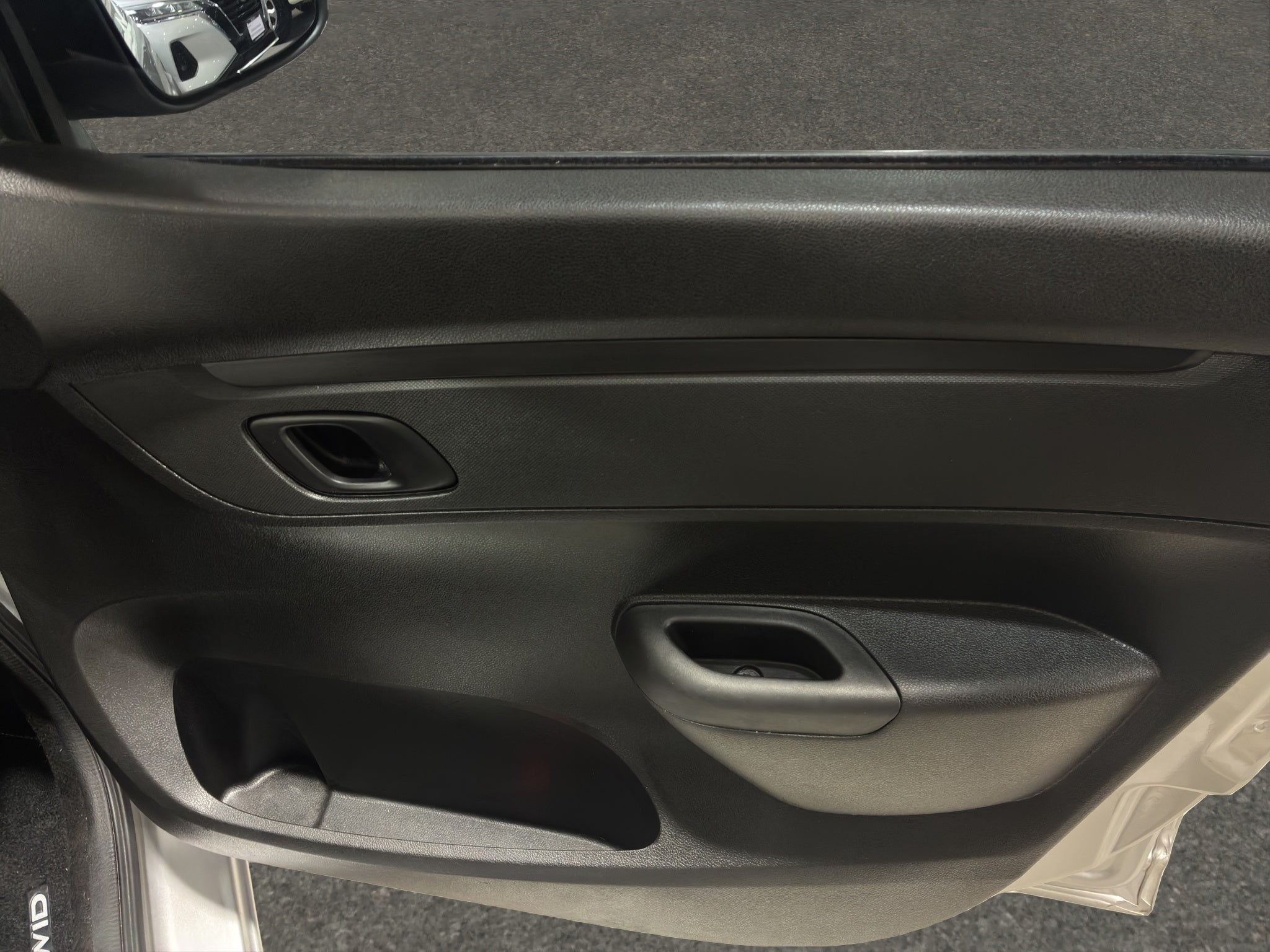 2025 Renault Kwid 5 pts. HB Intens, TM5, a/ac., R-14