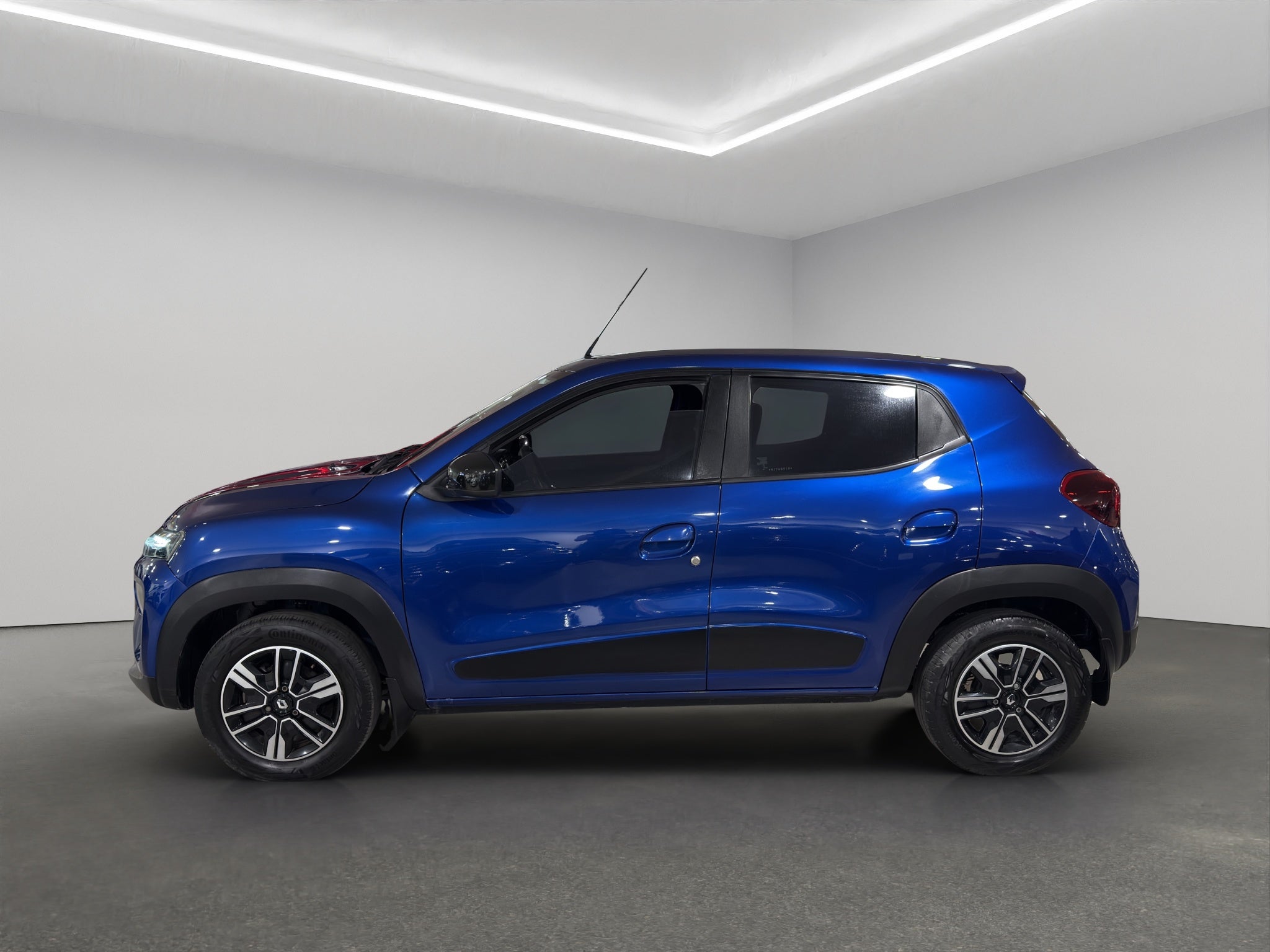 2024 Renault Kwid 5 pts. HB Iconic, TM5, a/ac., pantalla touch 8